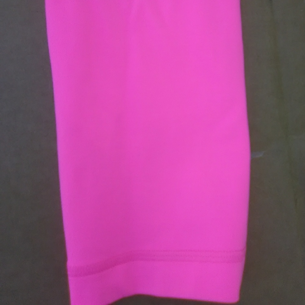 Rare Lululemon athletica winder in crop zing pink - Picture 4 of 7